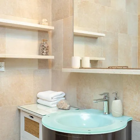 Hedera Estate, House Hedera *