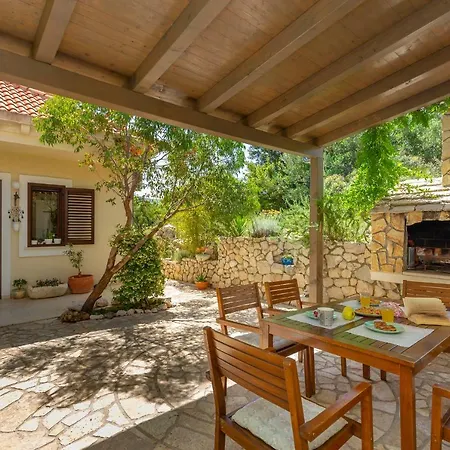 Hedera Estate, House Hedera וילה