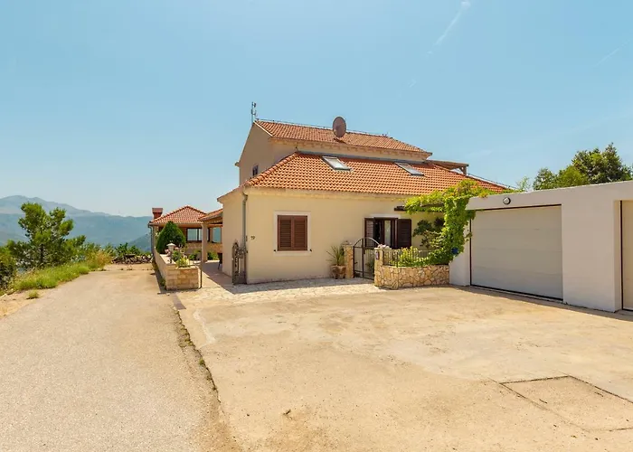 Hedera Estate, House Hedera * Мокошица