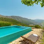 Hedera Estate, House Hedera *
