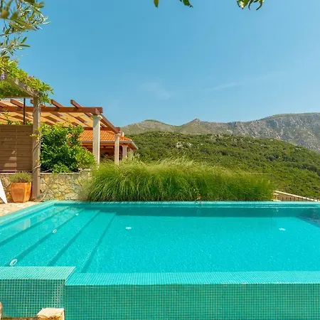 Villa Hedera Estate, House Hedera *
