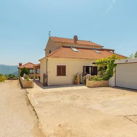 Hedera Estate, House Hedera * Mokošica