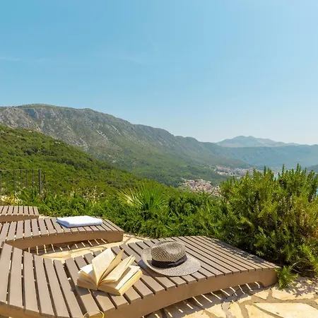 Hedera Estate, House Hedera Villa