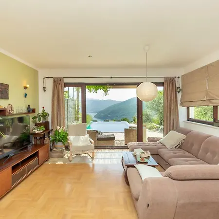 Hedera Estate, House Hedera *