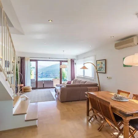 Hedera Estate, House Hedera