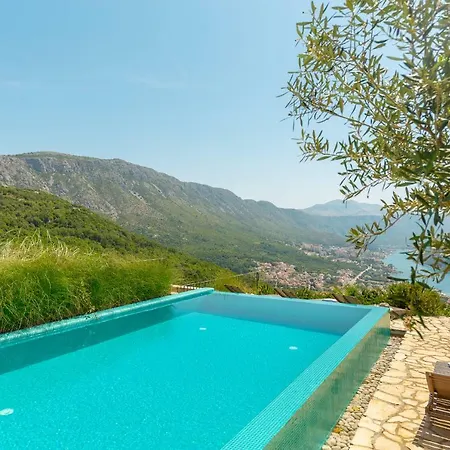 Villa Hedera Estate, House Hedera