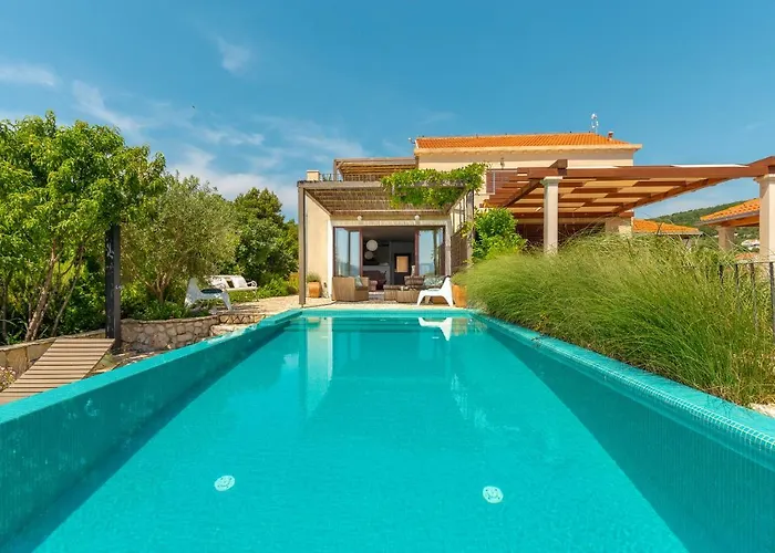 Villa Hedera Estate, House Hedera *