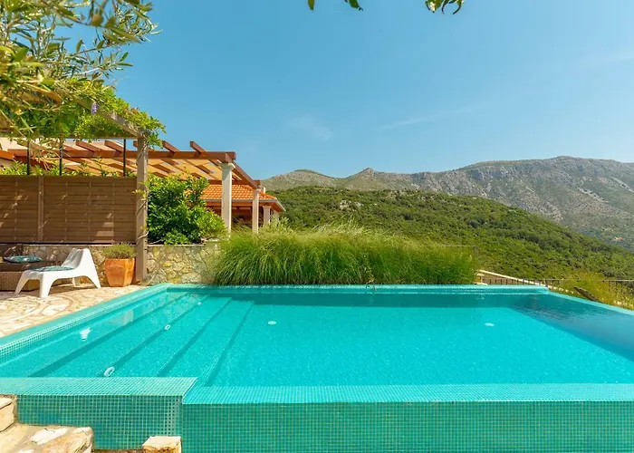 Villa Hedera Estate, House Hedera *