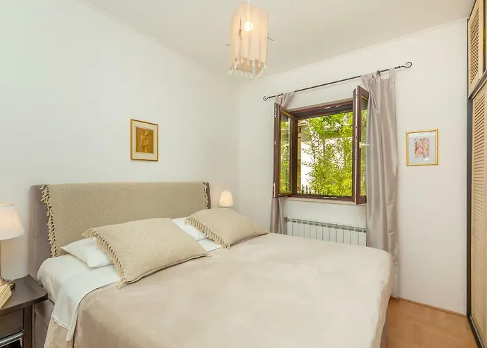 Hedera Estate, House Hedera * Mokošica