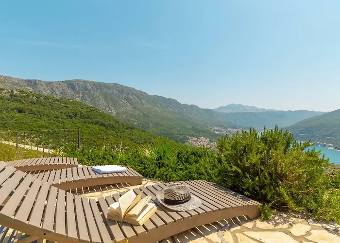 Hedera Estate, House Hedera Villa