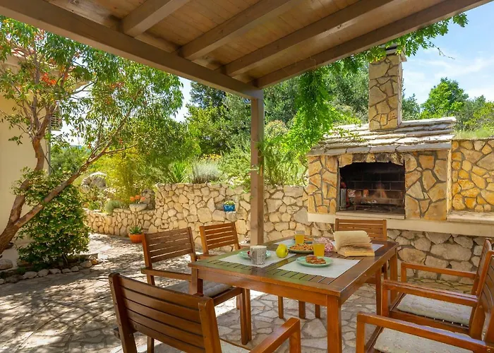 Hedera Estate, House Hedera Villa *