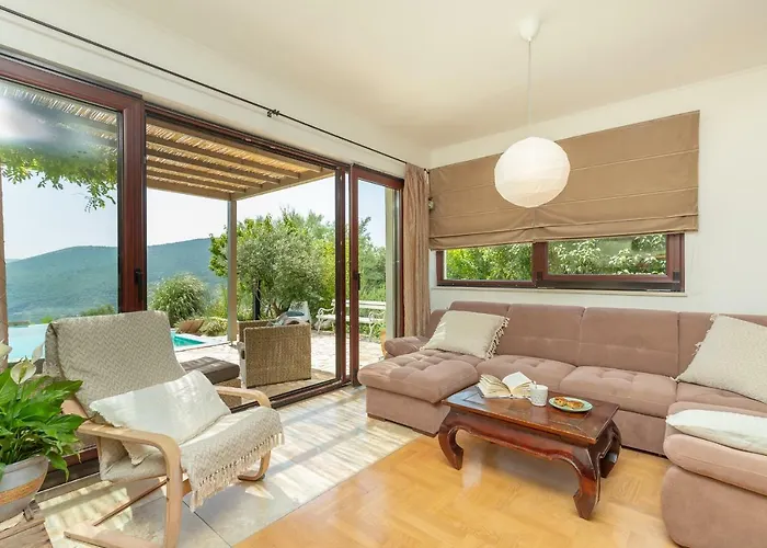 Villa Hedera Estate, House Hedera *