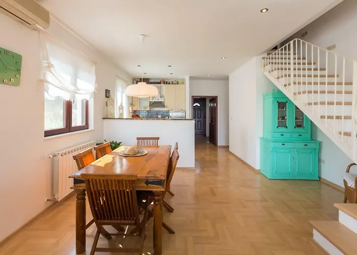 Hedera Estate, House Hedera Villa *