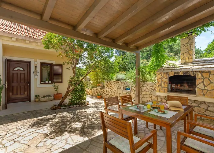 Hedera Estate, House Hedera Villa