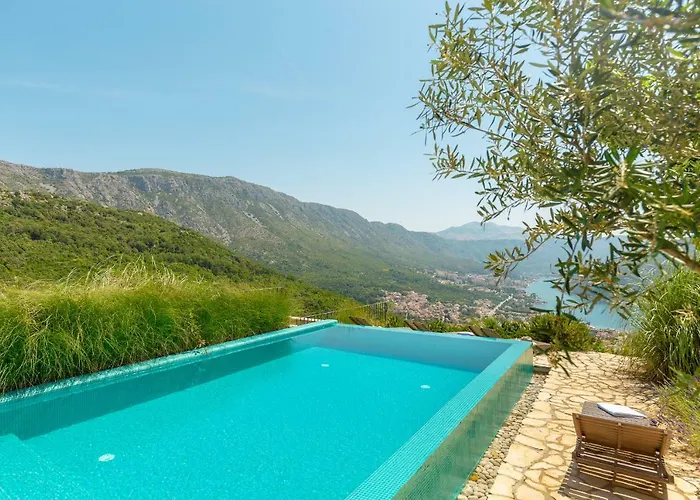 Villa Hedera Estate, House Hedera